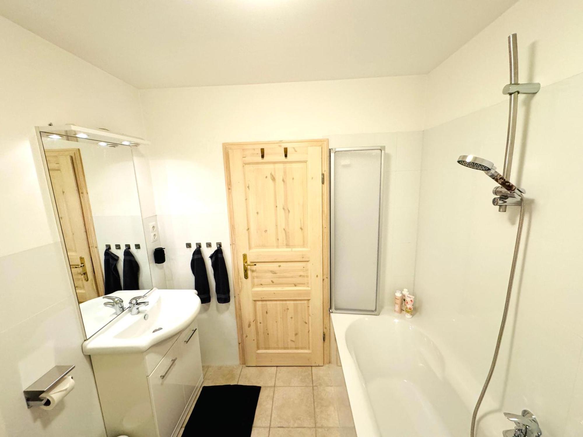 Superhosts Zentrum - Parkplatz - Badewanne - Netflix - Kaffee เบรเมน ภายนอก รูปภาพ